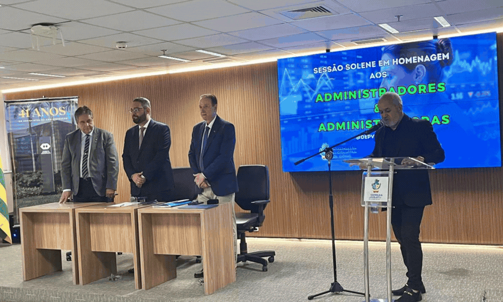 Alego homenageia o CRAGO e profissionais da Administração